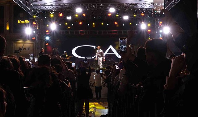 Erzincan&#039;da Cem Adrian rüzgarı esti