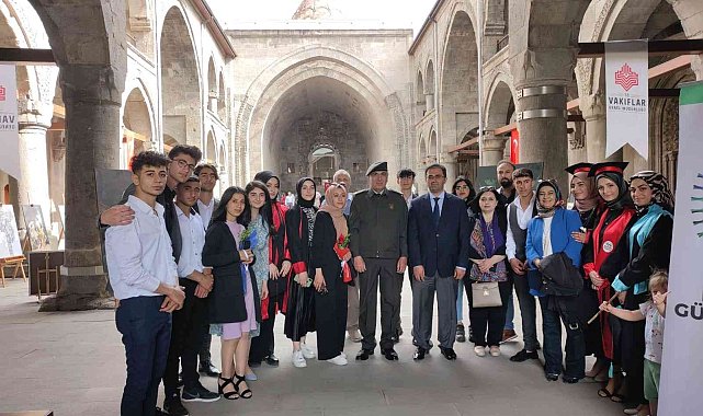 Erzurum'da öğrencilerin sergisi büyük ilgi gördü