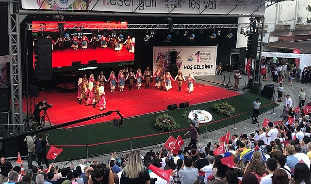 Esenyurt&#039;ta Halk Dansları ve Müzik Festivali son buldu