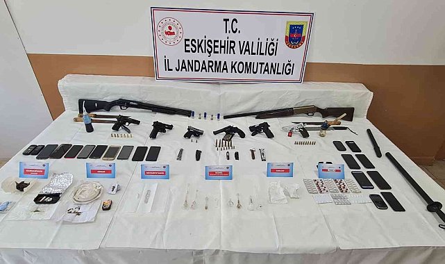 Eskişehir merkezli uyuşturucu operasyonunda 28 şüpheli yakalandı