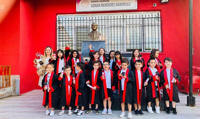 Eskişehir&#039;de minik öğrencilerin mezuniyet coşkusu
