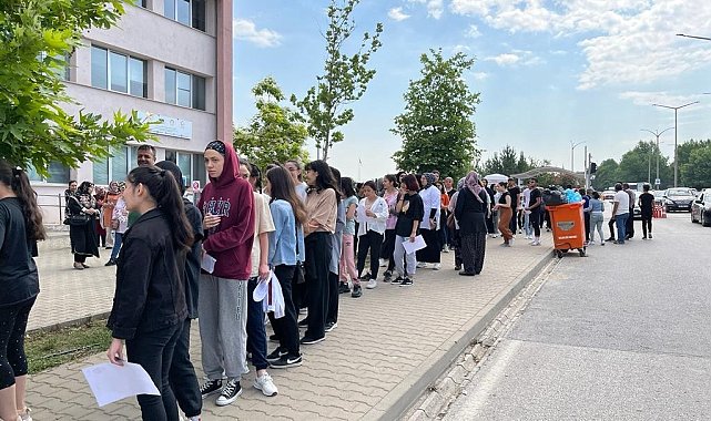Eskişehir'de öğrencilerin YKS heyecanı