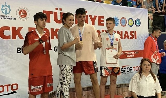Eskişehirli genç boksör bu kez Türkiye şampiyonluğu yaşadı