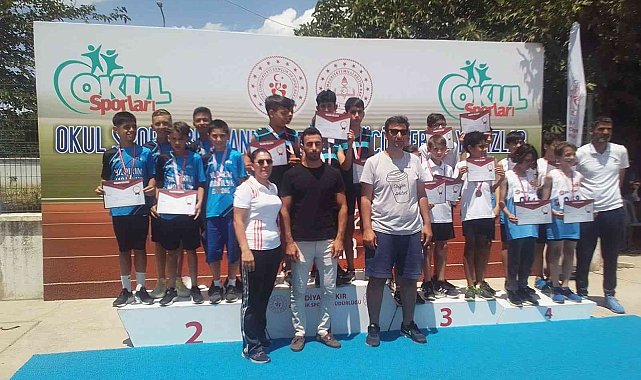 Eskişehirli öğrencilerden ortaokullar arası Atletizm Türkiye Şampiyonası'nda derece