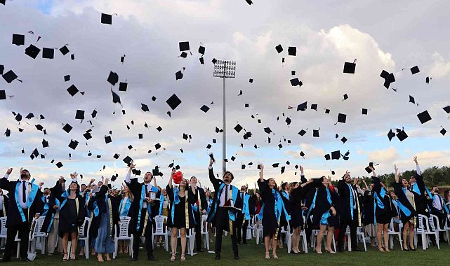 ESOGÜ Tıp Fakültesi 2022 mezunlarını verdi