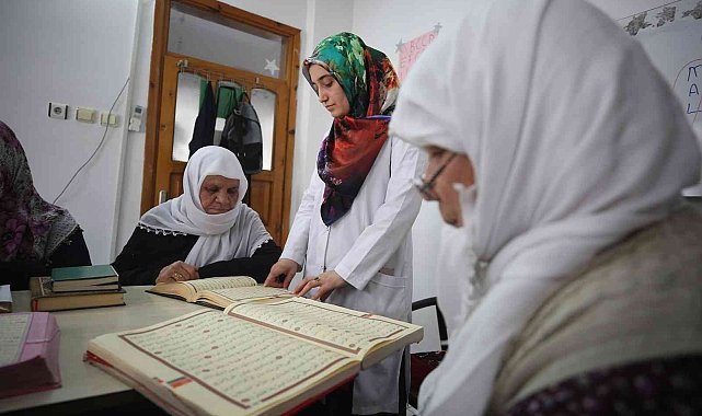 Eyyübiye'de kadınlar hem öğreniyor hem kazanıyor