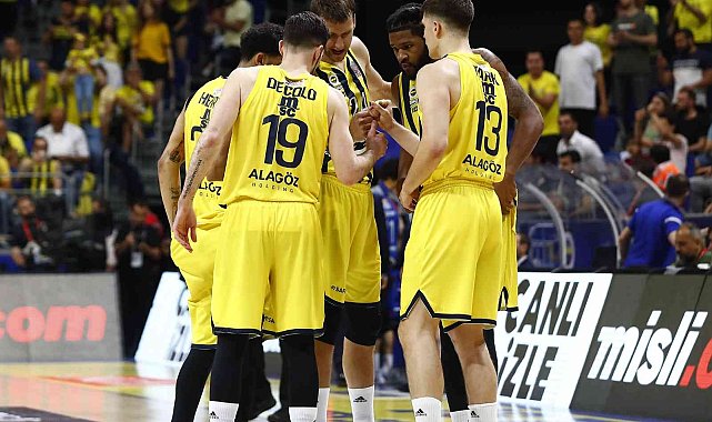 Fenerbahçe, A. Efes'i farklı mağlup etti