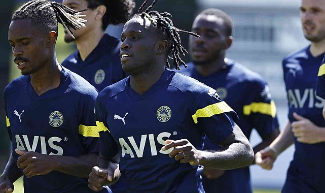 Fenerbahçe'de Bruma ilk antrenmanına çıktı