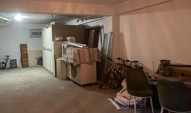 Garajdaki 30 bin liralık malzemeyle birlikte 2 kavanoz reçel de çalındı