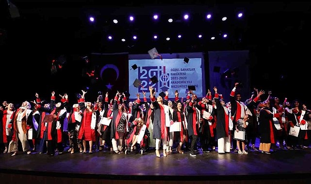 GAÜN Güzel Sanatlar Fakültesi&#039;nde mezuniyet coşkusu