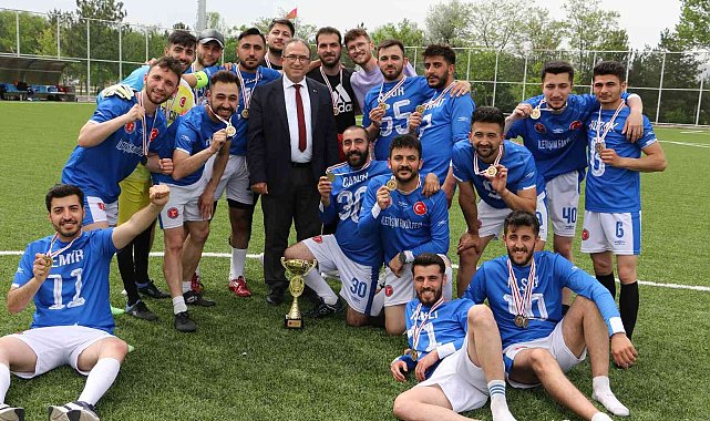 Gazetecilik bölümü şampiyon oldu