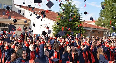 Gazi Meslek'te coşkulu 65'nci yıl mezuniyet töreni
