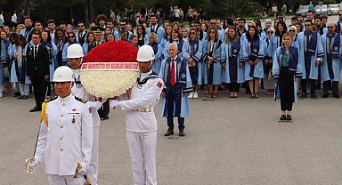 Gazi Üniversitesi Diş Hekimliği Fakültesi'nin mezunları Ata'nın huzurunda
