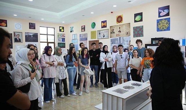 Gazi Üniversitesi öğrencileri Matematik Müzesi'ne hayran kaldı