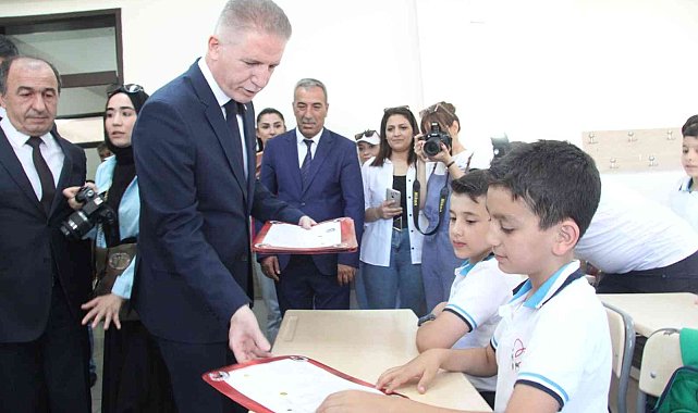 Gaziantep&#039;te 648 bin Türk ve Suriyeli öğrenci karne aldı