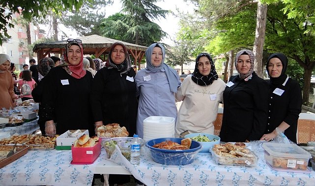 Gazimihal Ortaokulu'nda yılsonu hayır panayırı yapıldı