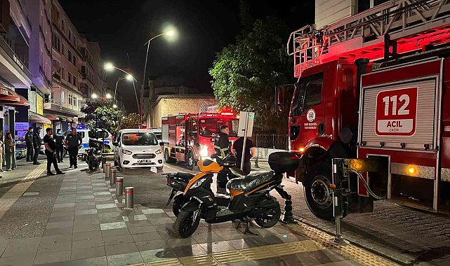Gece saatlerinde iş yerinde çıkan yangın panik oluşturdu