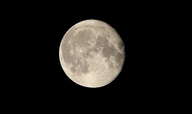 Geceyi aydınlatan dolunay görsel şölen sundu