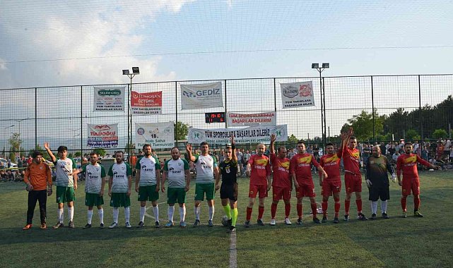Gediz&#039;de halı saha futbol turnuvası sona erdi
