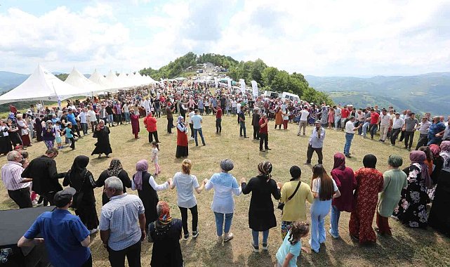Geleneksel Çilek-Kiraz Festivali