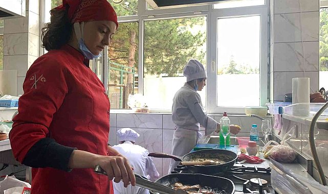 Genç aşçılar bu sefer mezun olmak için ter döktü