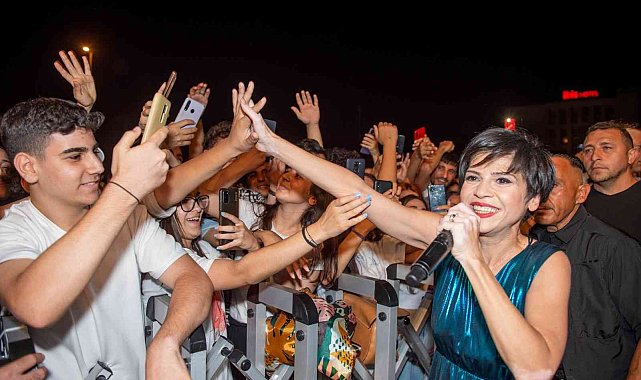 Gençler &quot;Seyhan Z Festi&quot; ile stres attı