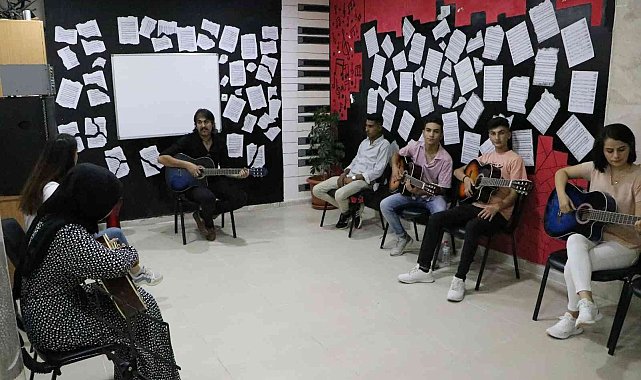 Gençlik merkezlerine yoğun ilgi