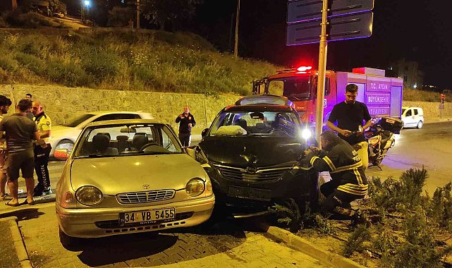 Geri manevra yapan otomobile başka bir otomobil çarptı: 1 yaralı