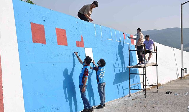 Gerze sahili, tarihinde ikinci kez bordo-maviye boyandı