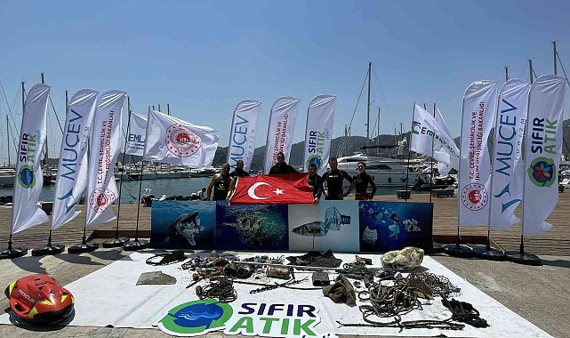 Göcek'te deniz dibi temizliği yapıldı