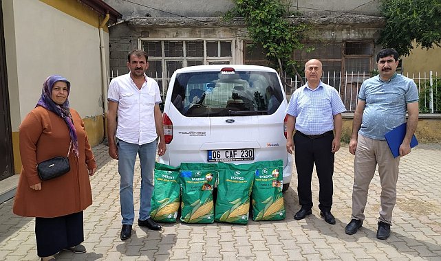 Gölbaşı ilçesinde üreticilere gübre ve tohum dağıtımı yapıldı