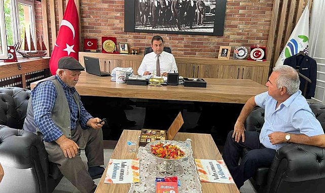 Gölbaşı&#039;nda belediyeyi ziyaret edenlere &#039;jelibon&#039; ikramı
