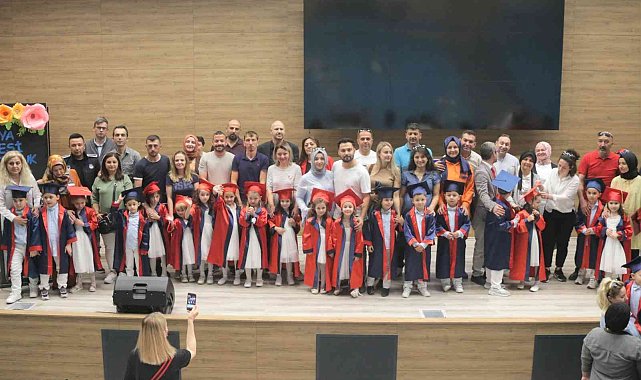 Gündüz Çocuk Bakımevi'nde mezuniyet coşkusu