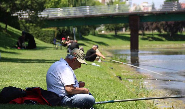 Güneş yüzünü gösterdi, Porsuk balıkçıları oltalarını salladı