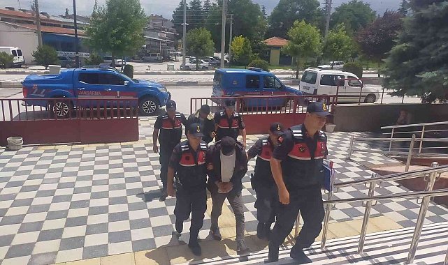 Gurbetçilerin evlerini soyan şahısları jandarma yakaladı