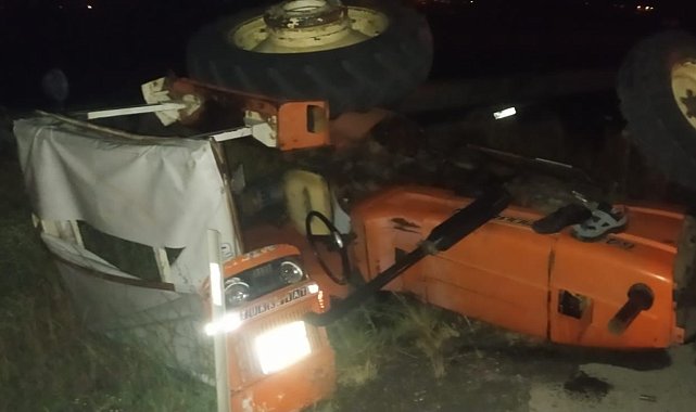 Hafif ticari araç ile traktör çarpıştı: 4 yaralı