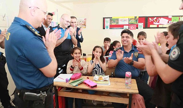 Hakkari polisi sevmeye ve sevindirmeye devam ediyor