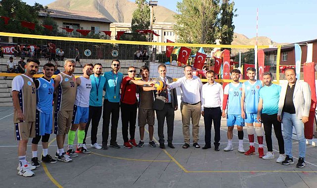 Hakkari'de 'Sokak Voleybol Turnuvası' başladı