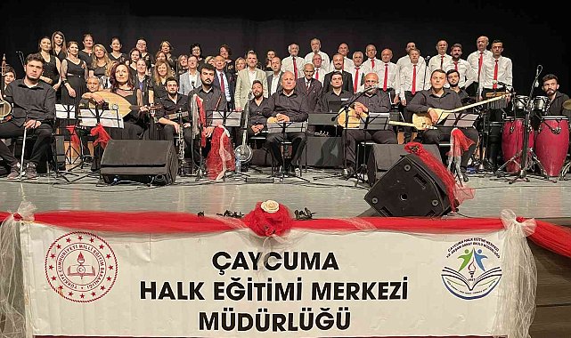 Halk Eğitim Merkezi 'Türk Halk Müziği' konseri müzikseverlerle buluştu