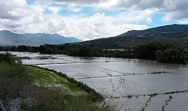 Hanönü&#039;de ekili alanlar sular altında kaldı