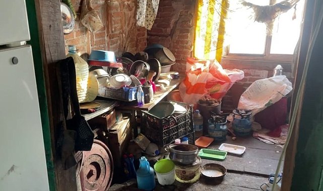 Harabe evde yaşayan yaşlı çiftin ev hayali onlar sayesinde gerçek oldu