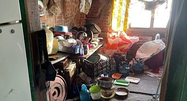 Harabe evde yaşayan yaşlı çiftin ev hayali onlar sayesinde gerçek oldu