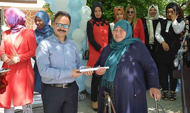 Hayalinden vazgeçmedi 69 yaşında okuma-yazma öğrendi