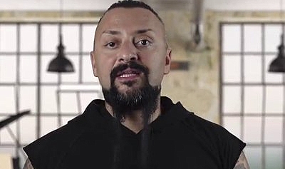 Hayko Cepkin'den akaryakıt zammına şiirli tepki