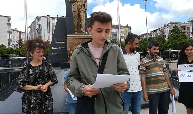 Hayvan severler sokak hayvanları için basın açıklaması yaptı