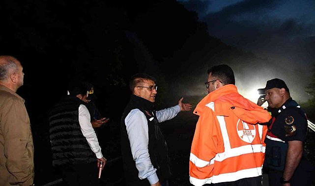 Heyelan tehlikesinden dolayı yol ulaşıma kapalı