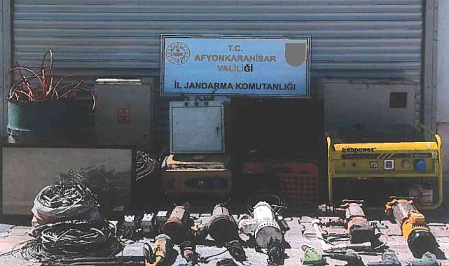 Hırsızlık şebekesine jandarmadan büyük darbe: 13 kişi tutuklandı