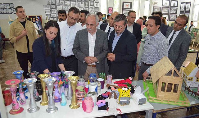 Horasan Fatih Orta Okulunda resim sergisi