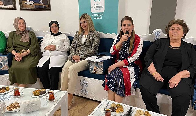 Hüma Hatun dost meclisi kuruldu