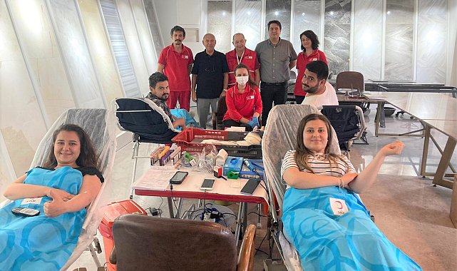 Hürok Mermer'den Kızılay'a destek